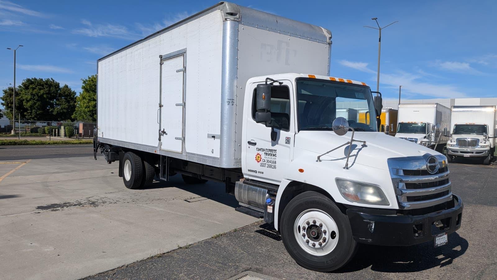 Cancun Express Liftgate Box Truck